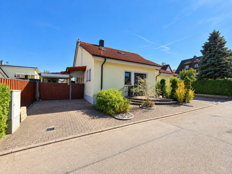 Großzügiges Einfamilienhaus mit viel Platz und Potenzial in Blumberg