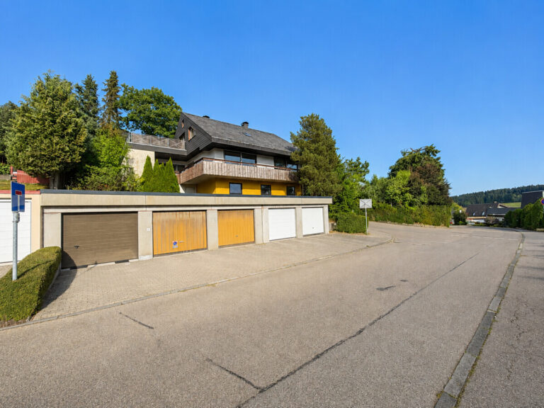 Außenansicht Stellplätze