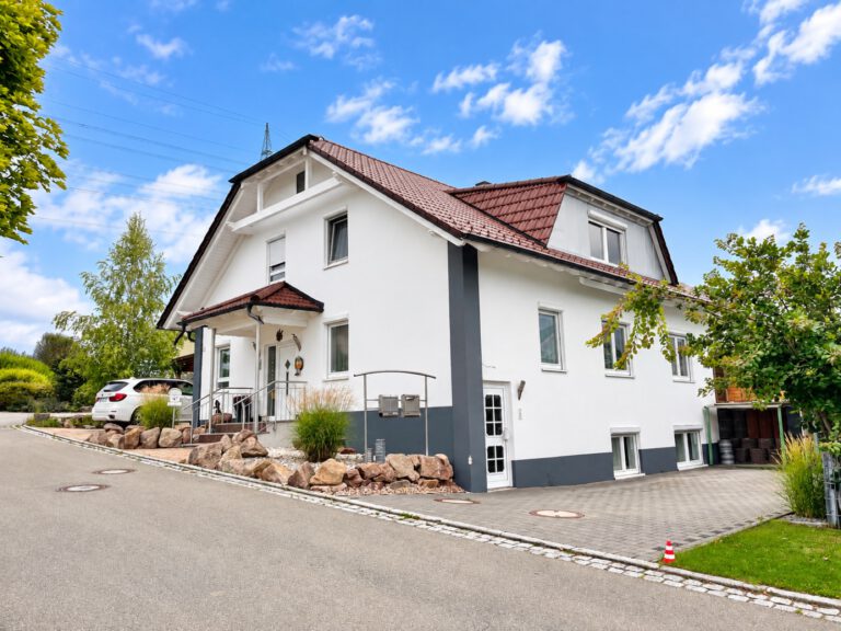 Dreifamilienhaus in Schömberg